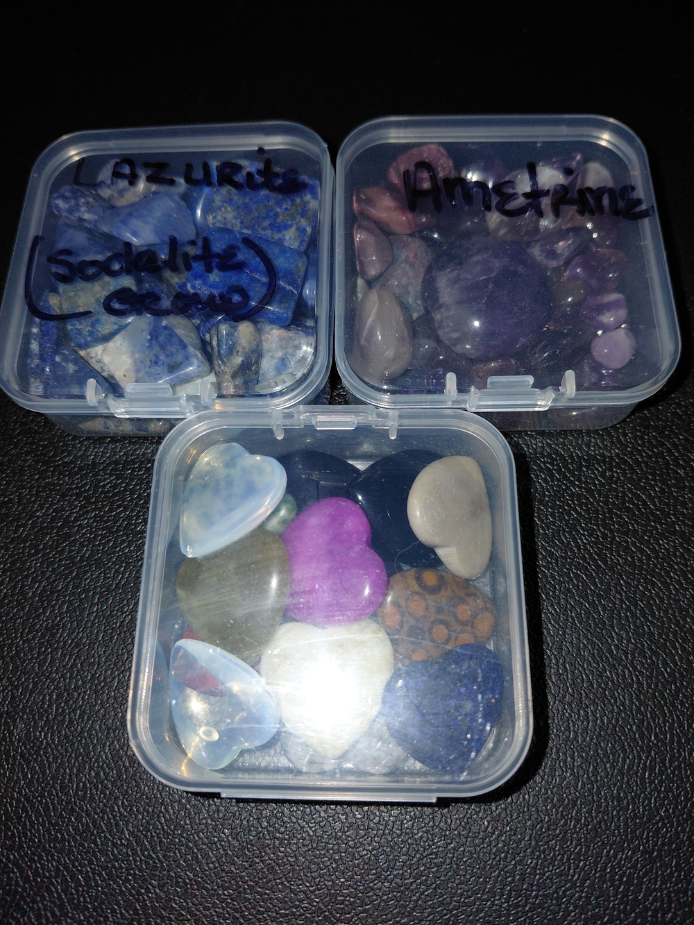 Big CRYSTAL COLLECTION Tumbles, Raws and Carved 30 boxes - Picture 6 of 6